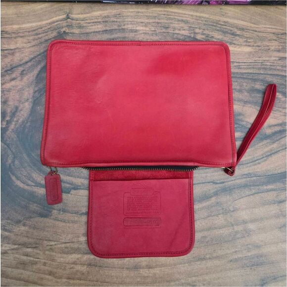 70s Coach Vintage Red Leather NYC Zip Clutch Portfolio w/ Wristlet - Picture 12 of 12